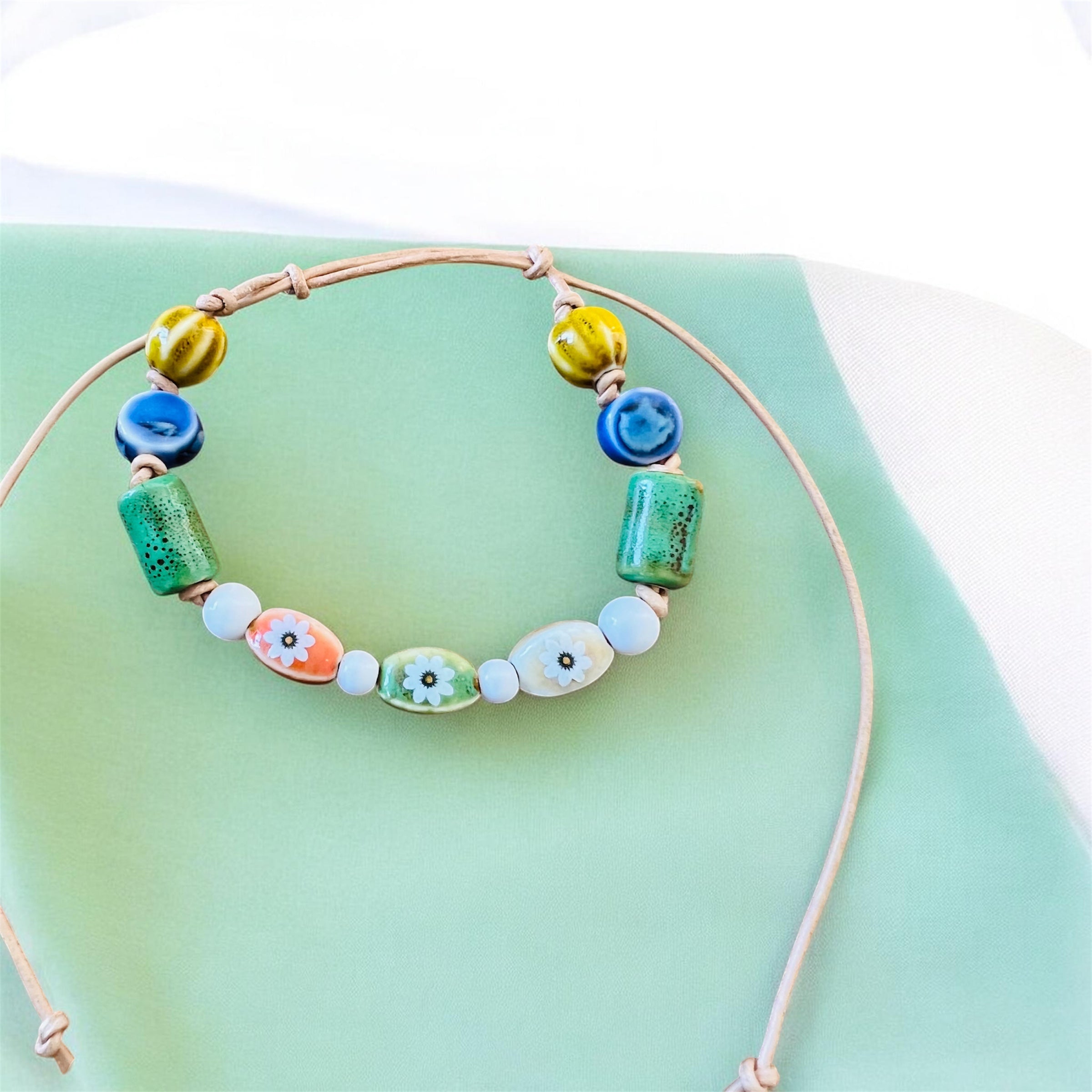 Daisy Chain Ceramic Beaded Bracelet